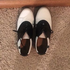 Shoes: Bowling Style Shoes. Old Fashion 60s shoes.